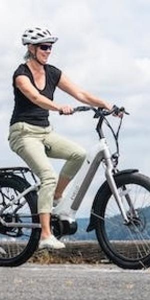 Renting E-bikes Barco Quadrado